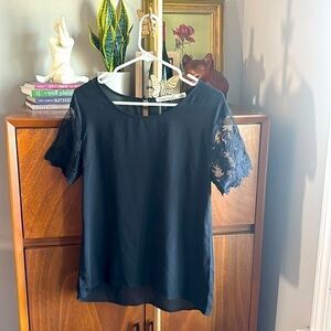 Black blouse with lace sleeves- M